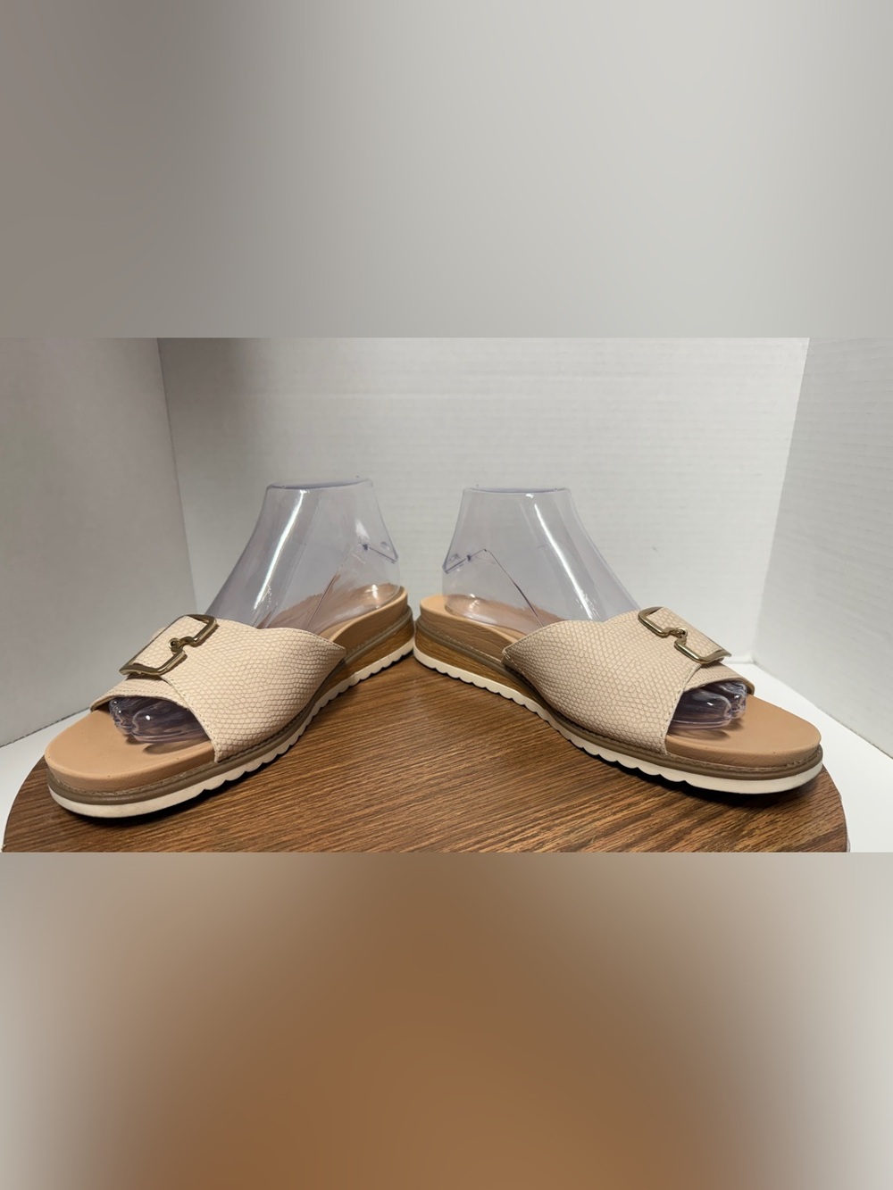 Dr. Scholl’s Originalist 2 Textured Cream Upper Slide Sandal w Metallic Buckle - Picture 9 of 10